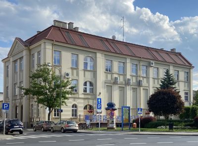 Żydowski Dom Ludowy z lat 1926-1929, obecny Wojewódzki Dom Kultury przy ul. Okrzei 7. Widok współczesny na elewację północną od strony ul. Sobieskiego. Fot  Ludmiła Łapka